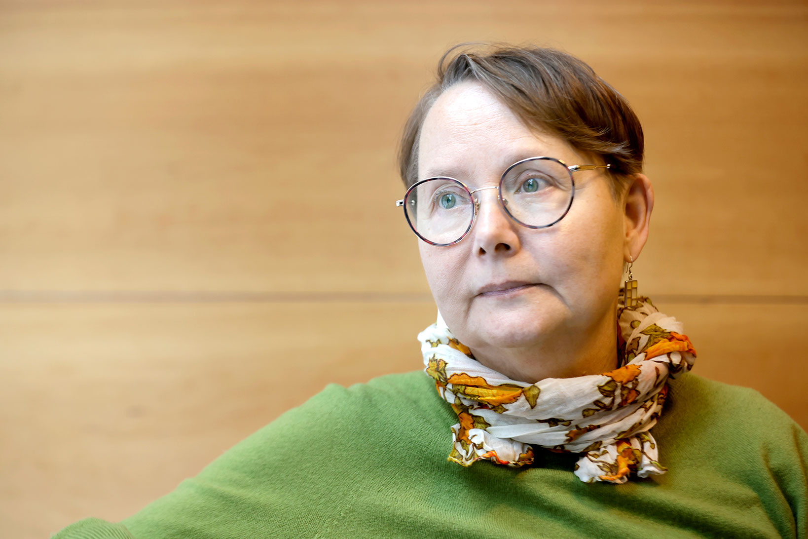Tuula Juvonen kuvattuna läheltä.