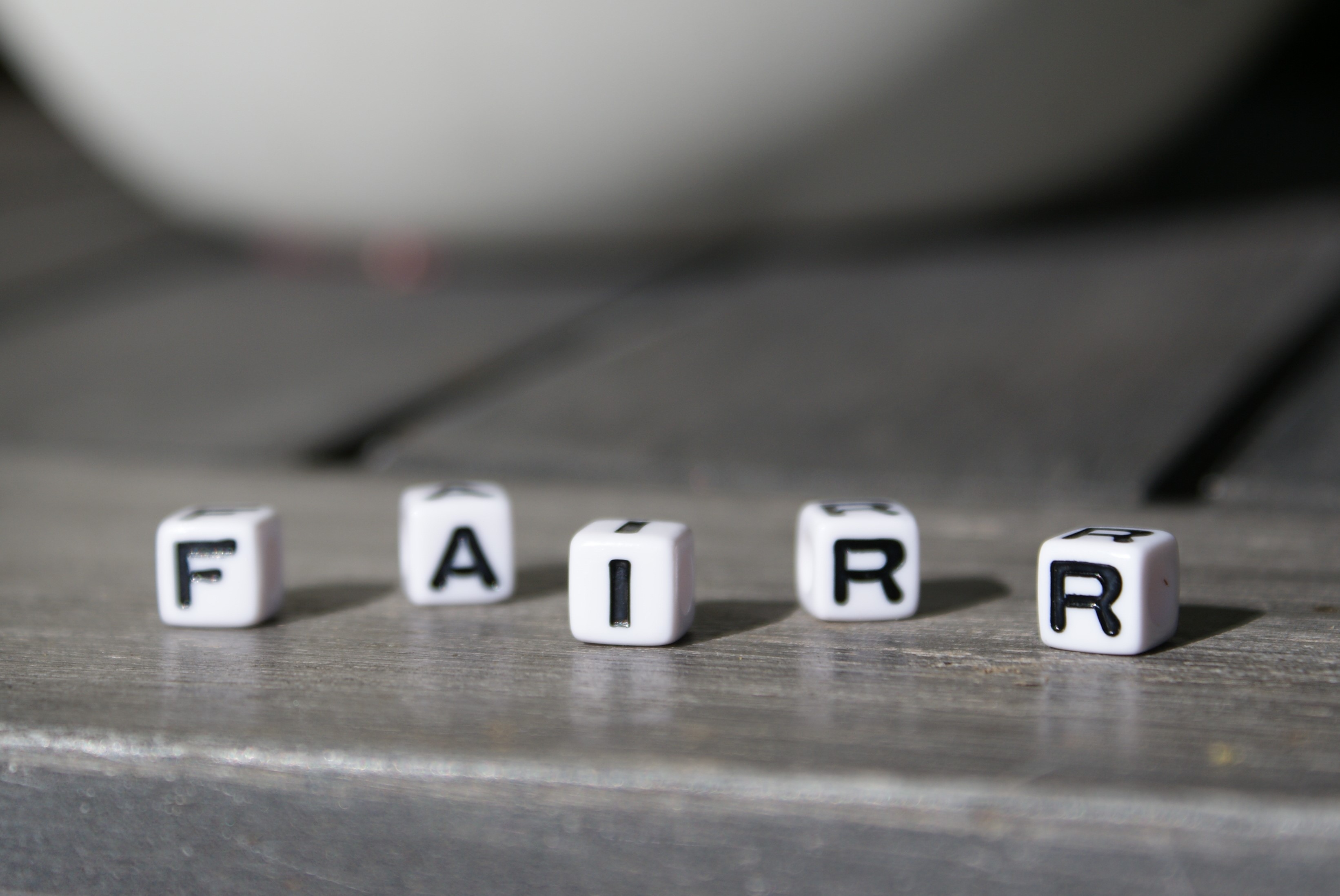 Blocks with letters F, A, I, Ri and R.