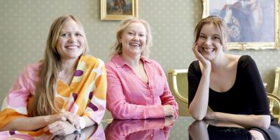 Kuvassa tiedonjulkistamisen valtionpalkinnon vuonna 2025 saaneet Jumppatytöt.