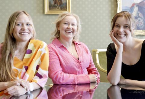 Kuvassa tiedonjulkistamisen valtionpalkinnon vuonna 2025 saaneet Jumppatytöt.