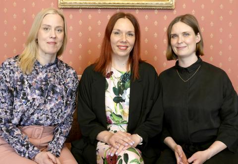 Kuvassa tiedonjulkistamisen valtionpalkinnon 2025 saajia.